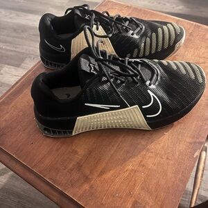 Nike Men's Black and Cream Training Shoes Metcon Size 13